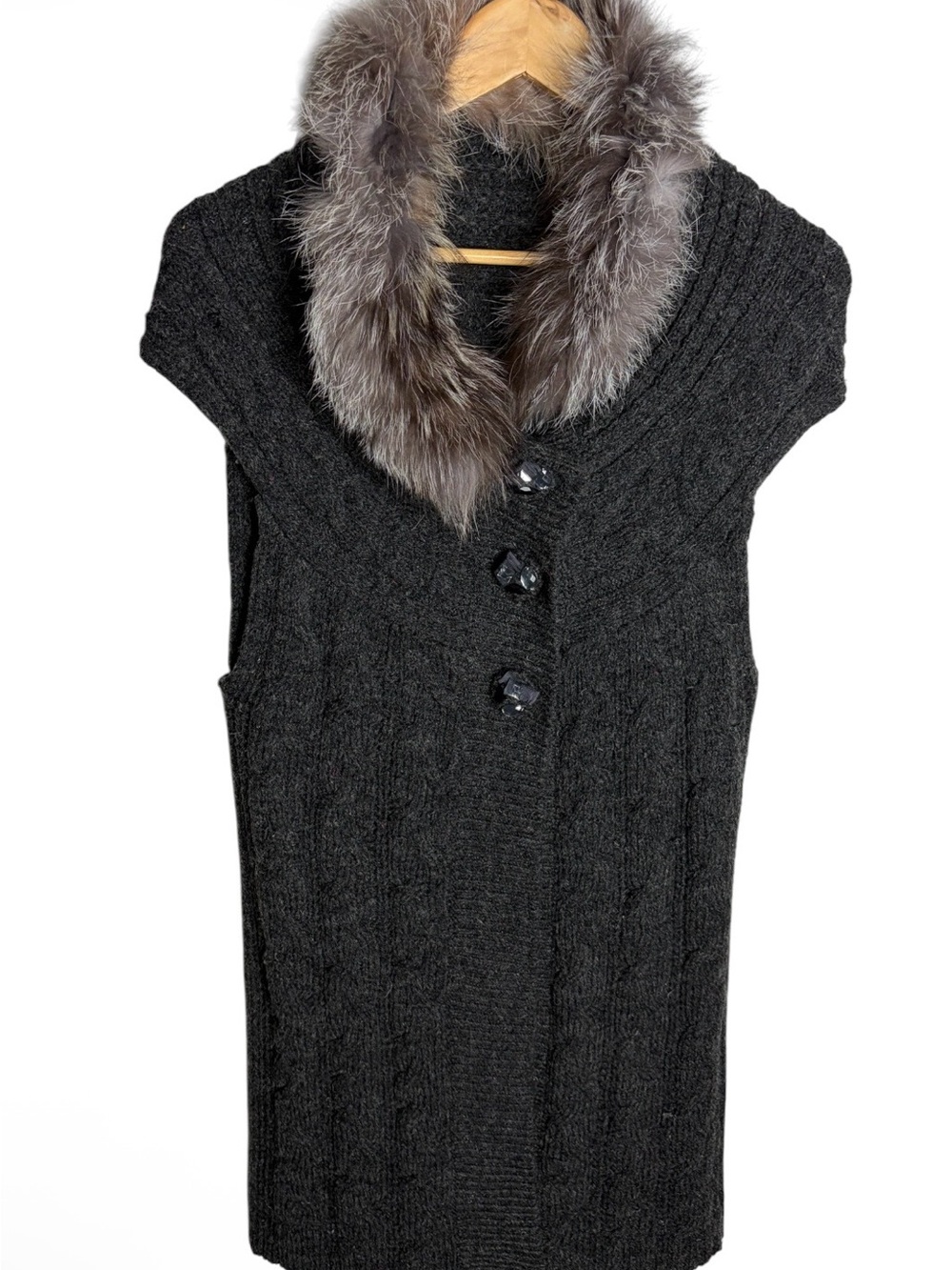 Sisters gray cable knit sleeveless midi sweater cardigan with genuine fur collar